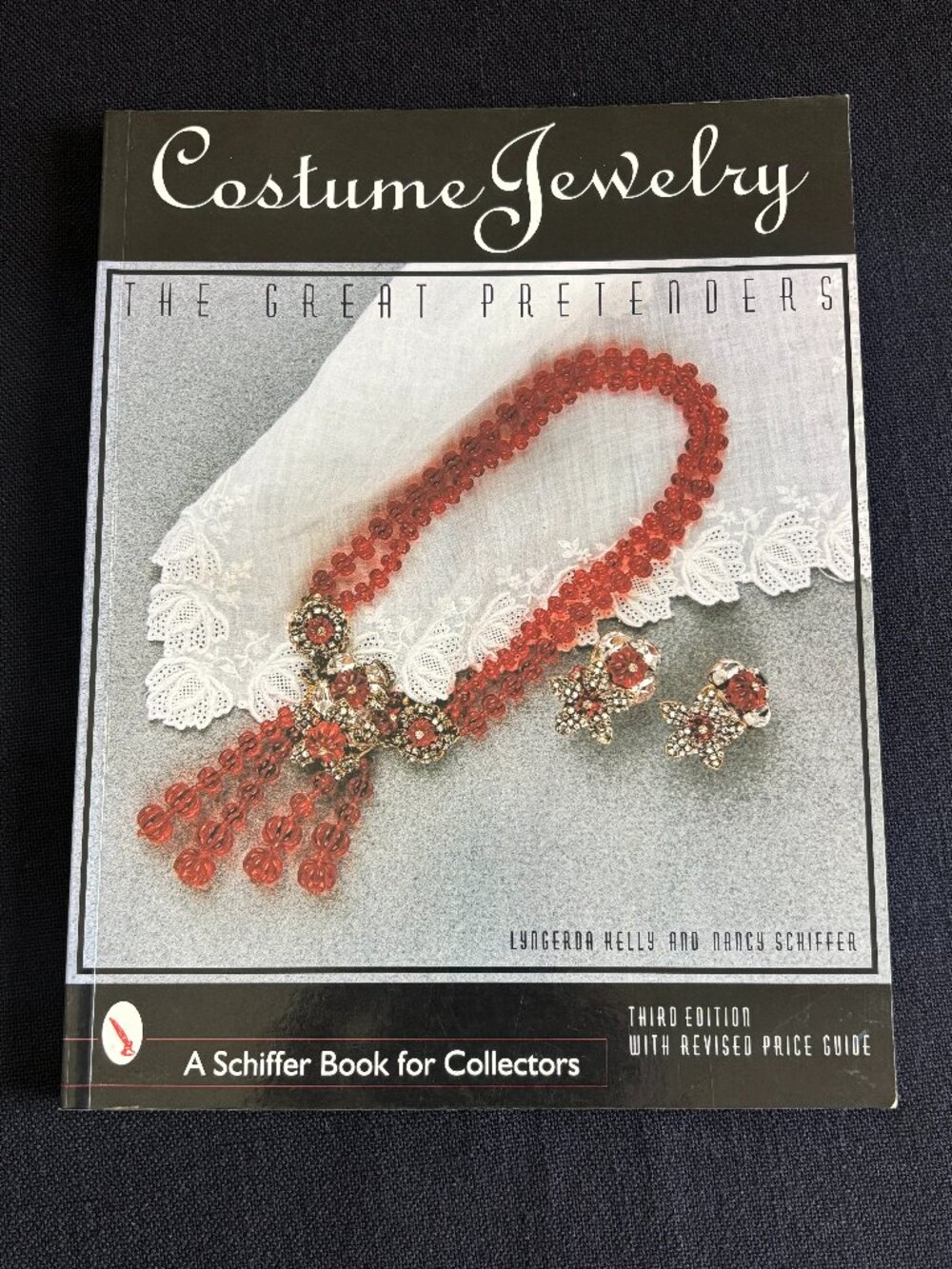 Costume Jewelry-The Great Pretenders-Lyngerda Kelley & Nancy Schiffer 1998 book